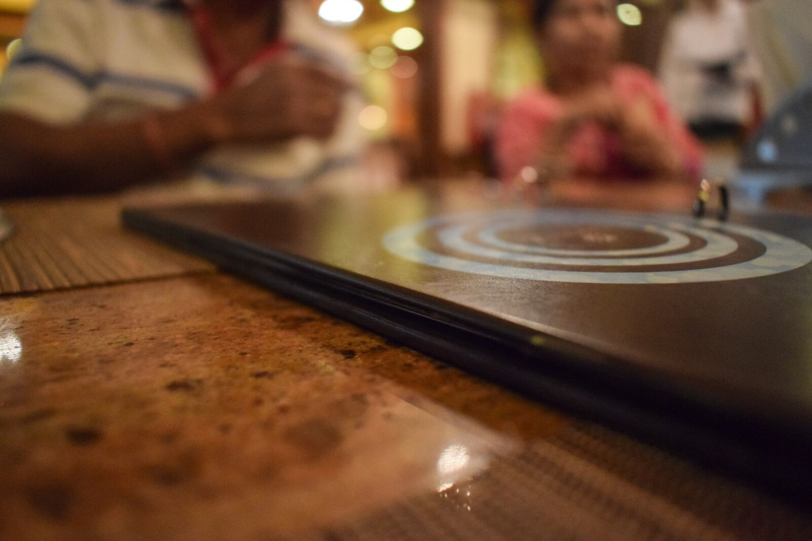 Nikon D3300 sample photo. Beauty, live, menu, pub photography