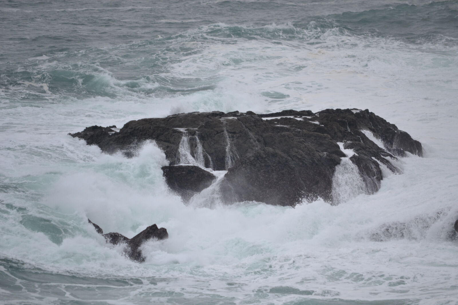 Nikon D3100 sample photo. Rock, sea, wave, wave photography