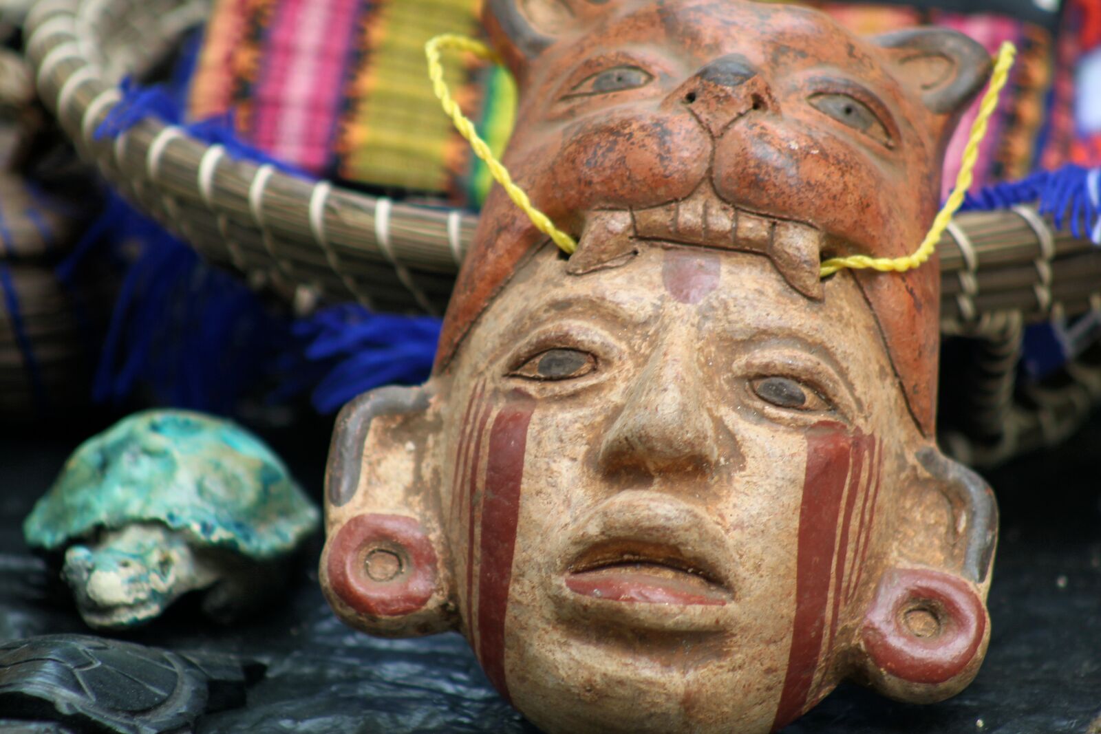 Canon EOS 1300D (EOS Rebel T6 / EOS Kiss X80) sample photo. Sculpture, carving, placencia photography