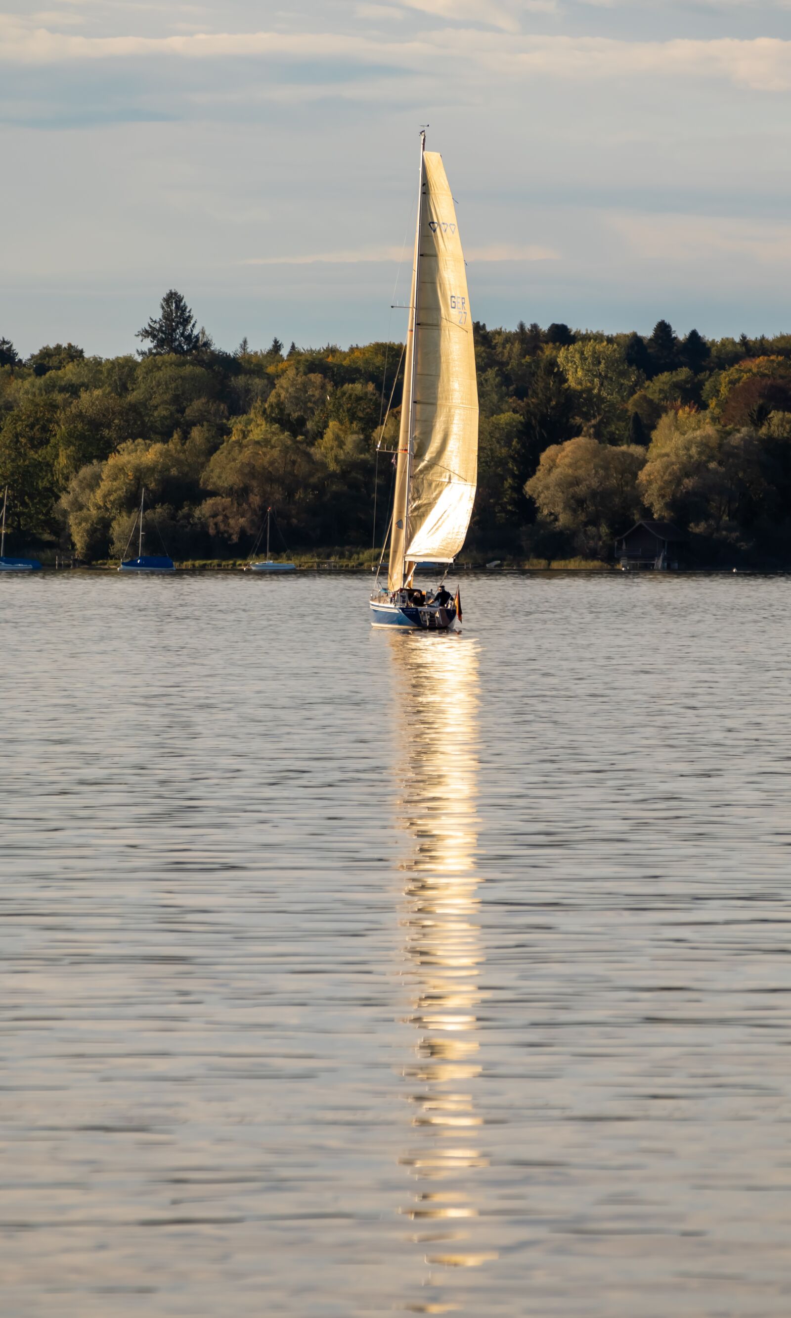 Canon EOS 200D (EOS Rebel SL2 / EOS Kiss X9) sample photo. Ship, water, sailing boat photography