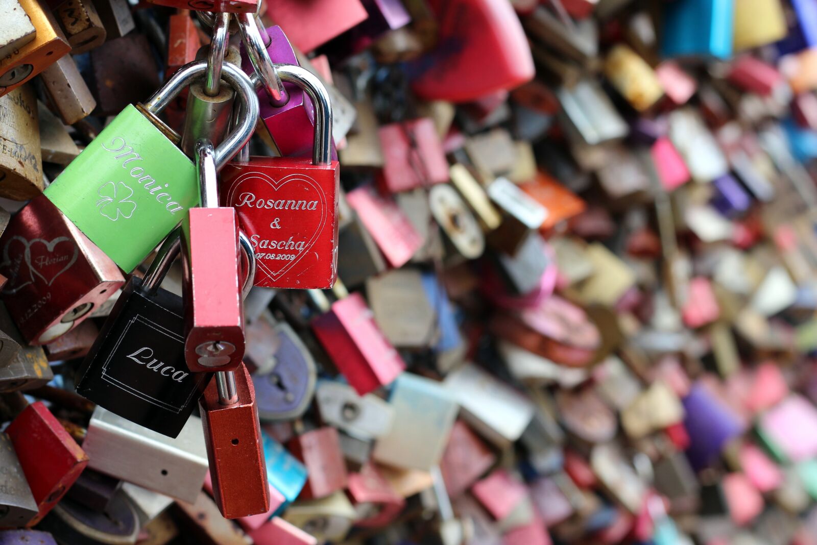 Canon EOS 600D (Rebel EOS T3i / EOS Kiss X5) + Canon EF 50mm F1.8 STM sample photo. Love castle, love, castle photography