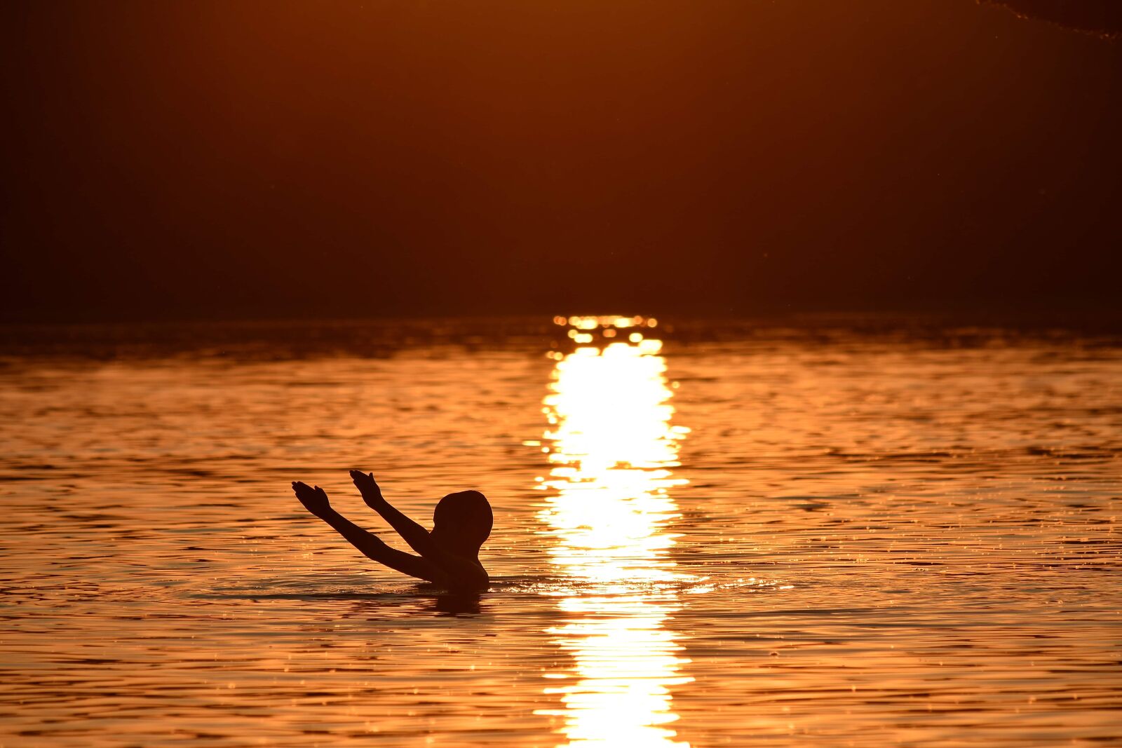 Nikon D5500 sample photo. Boy, dusk, enjoyment, night photography