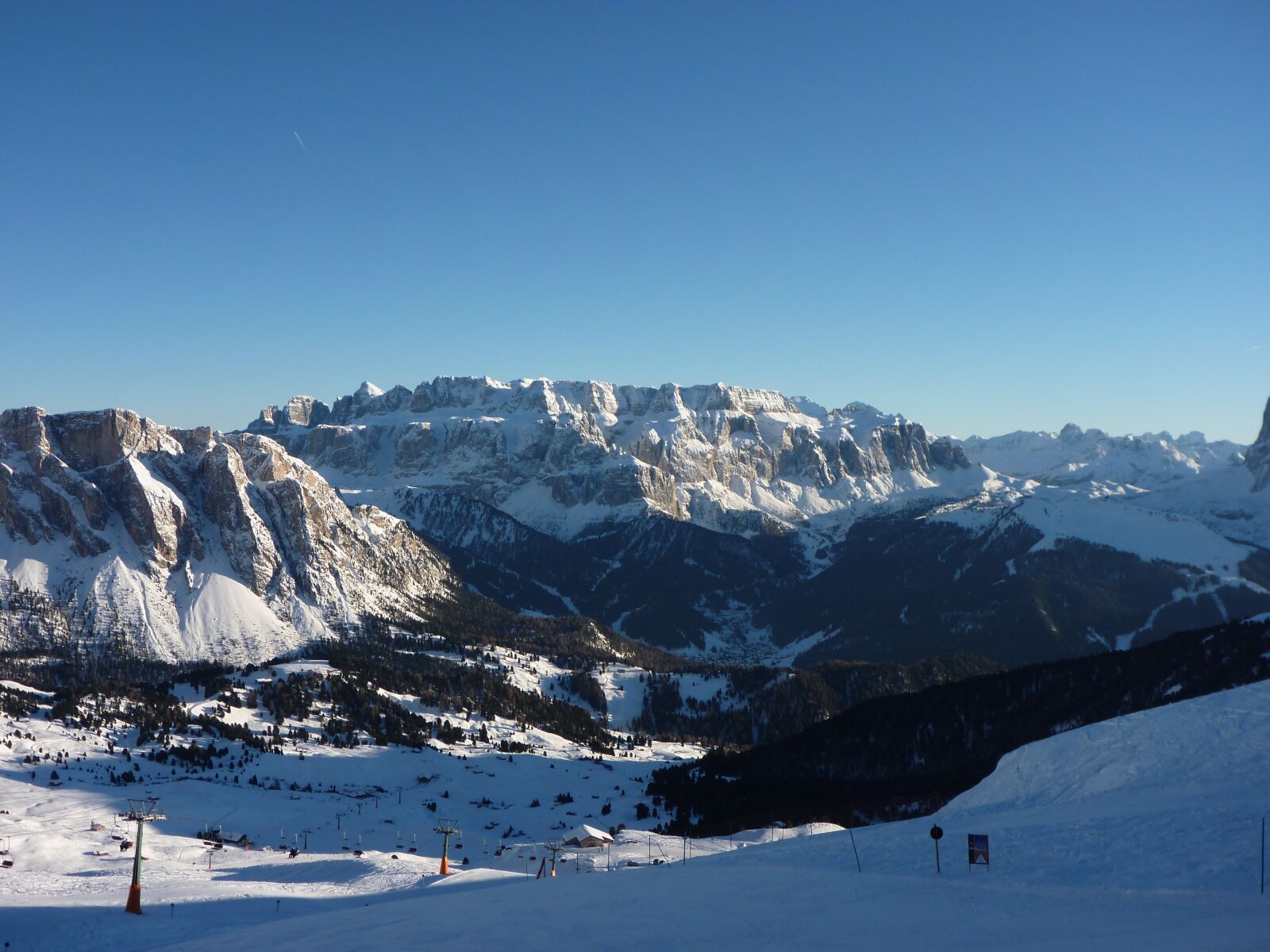Panasonic DMC-FT1 sample photo. Dolomites, panorama, ski photography