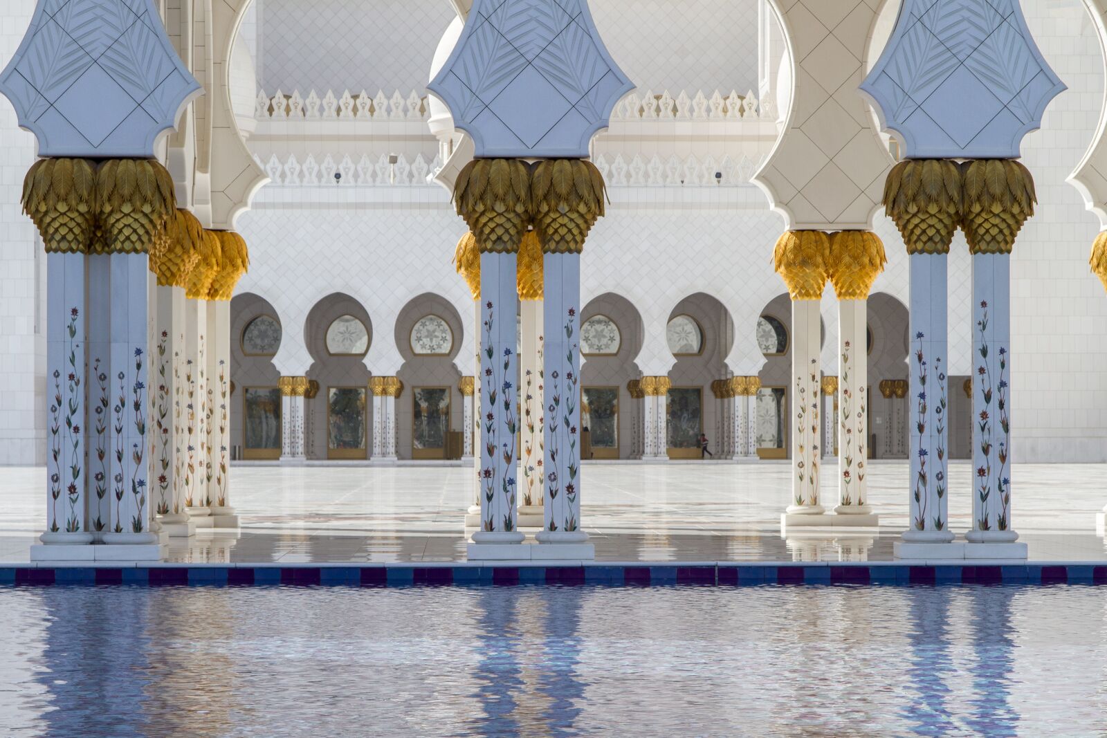 Canon EOS 7D + Canon EF 24-105mm F4L IS USM sample photo. Abu dhabi, blue, mosque photography