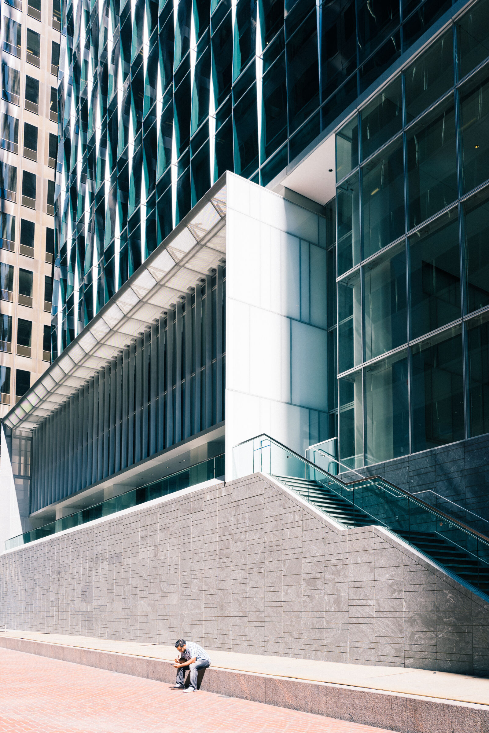 Leica Q (Typ 116) sample photo. Architecture, building, human, lunch photography