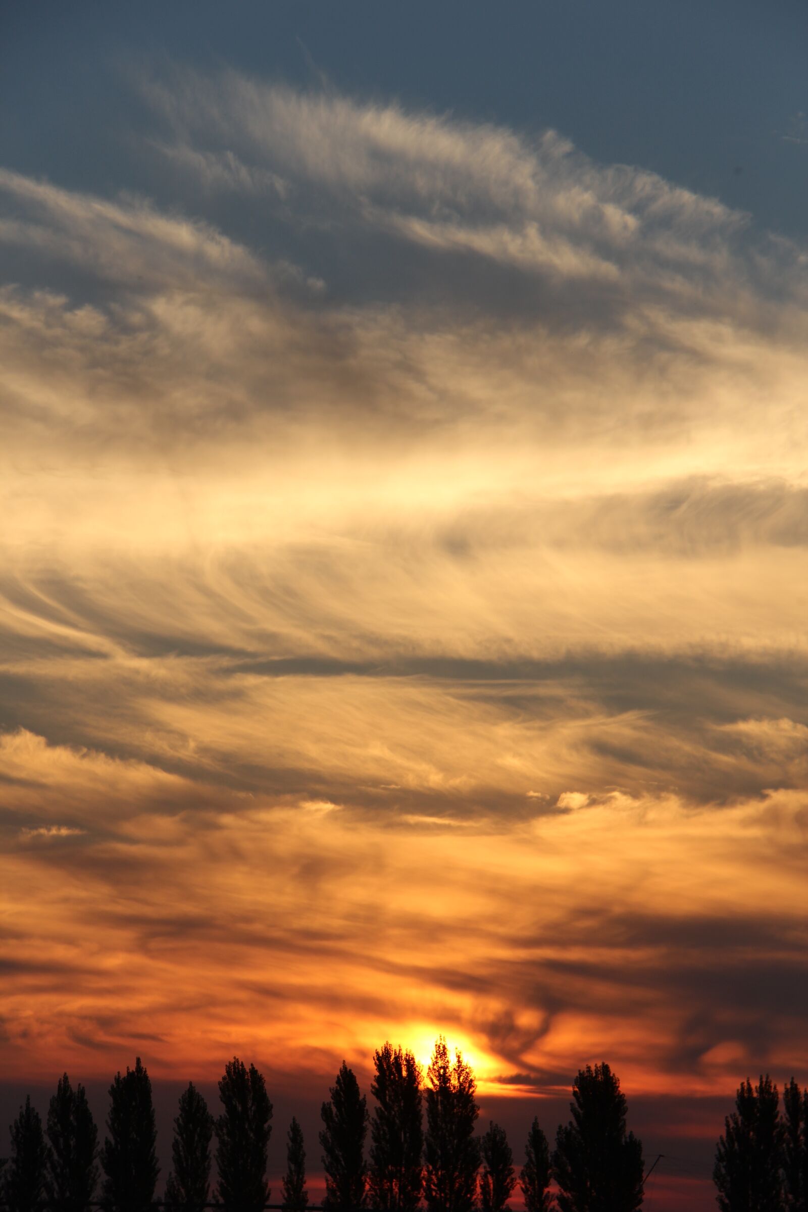Canon EF-S 18-200mm F3.5-5.6 IS sample photo. Sunrise, landscape, nature photography