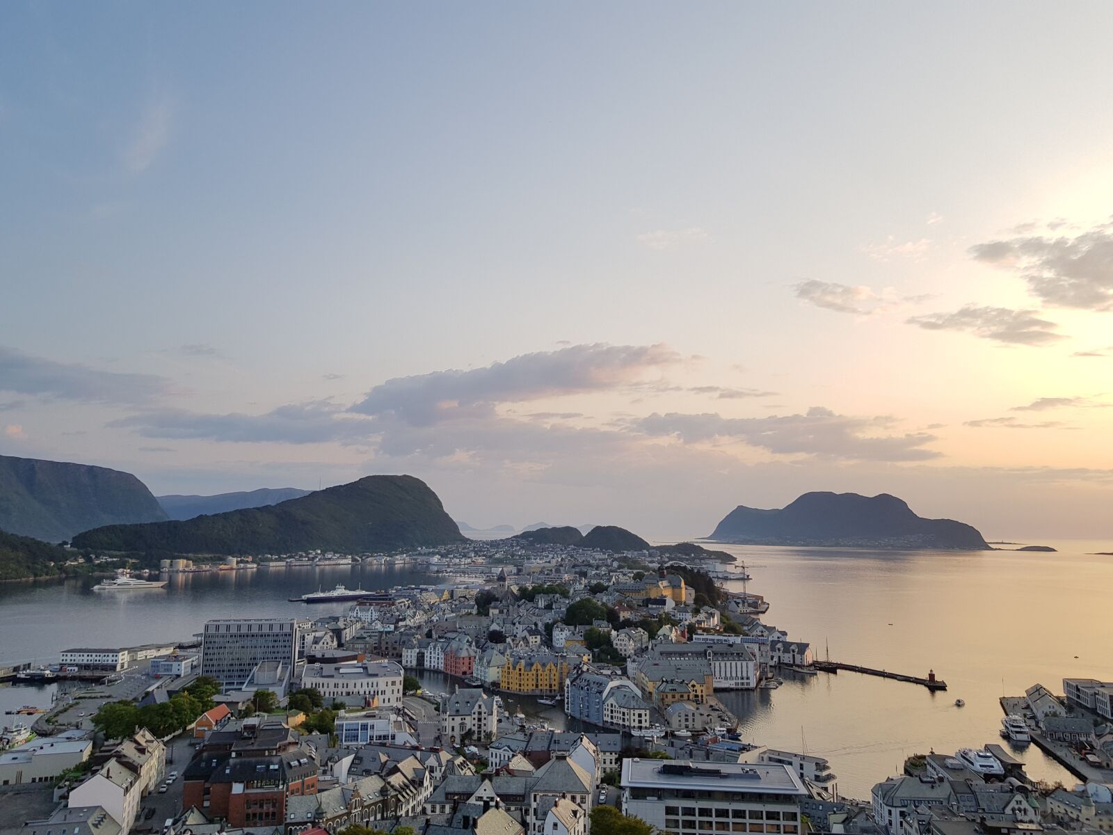 Samsung Galaxy S8 sample photo. Norway, alesund, landscape photography