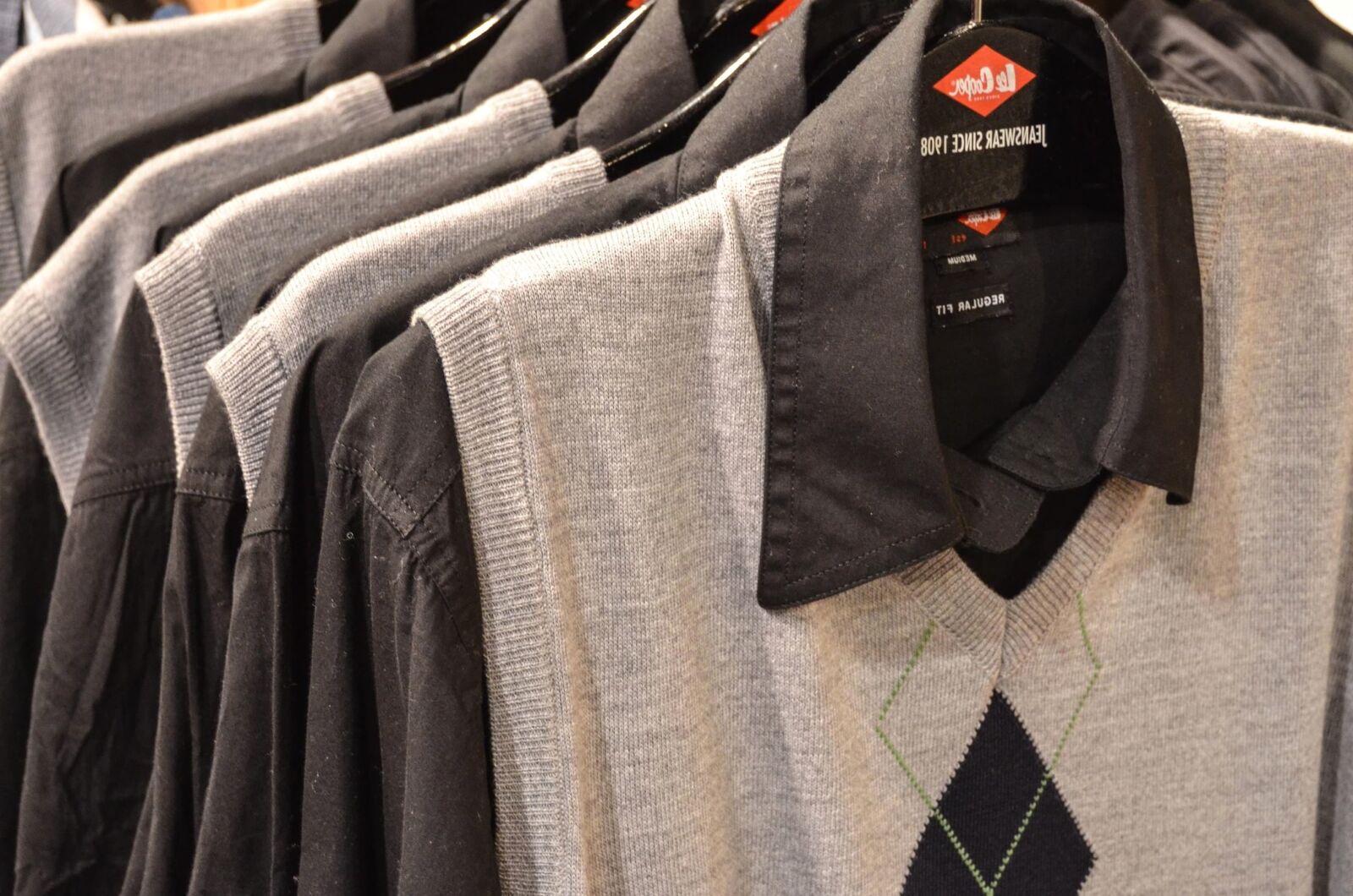 Nikon D5100 sample photo. Wardrobe, shop, shirt, sweater photography