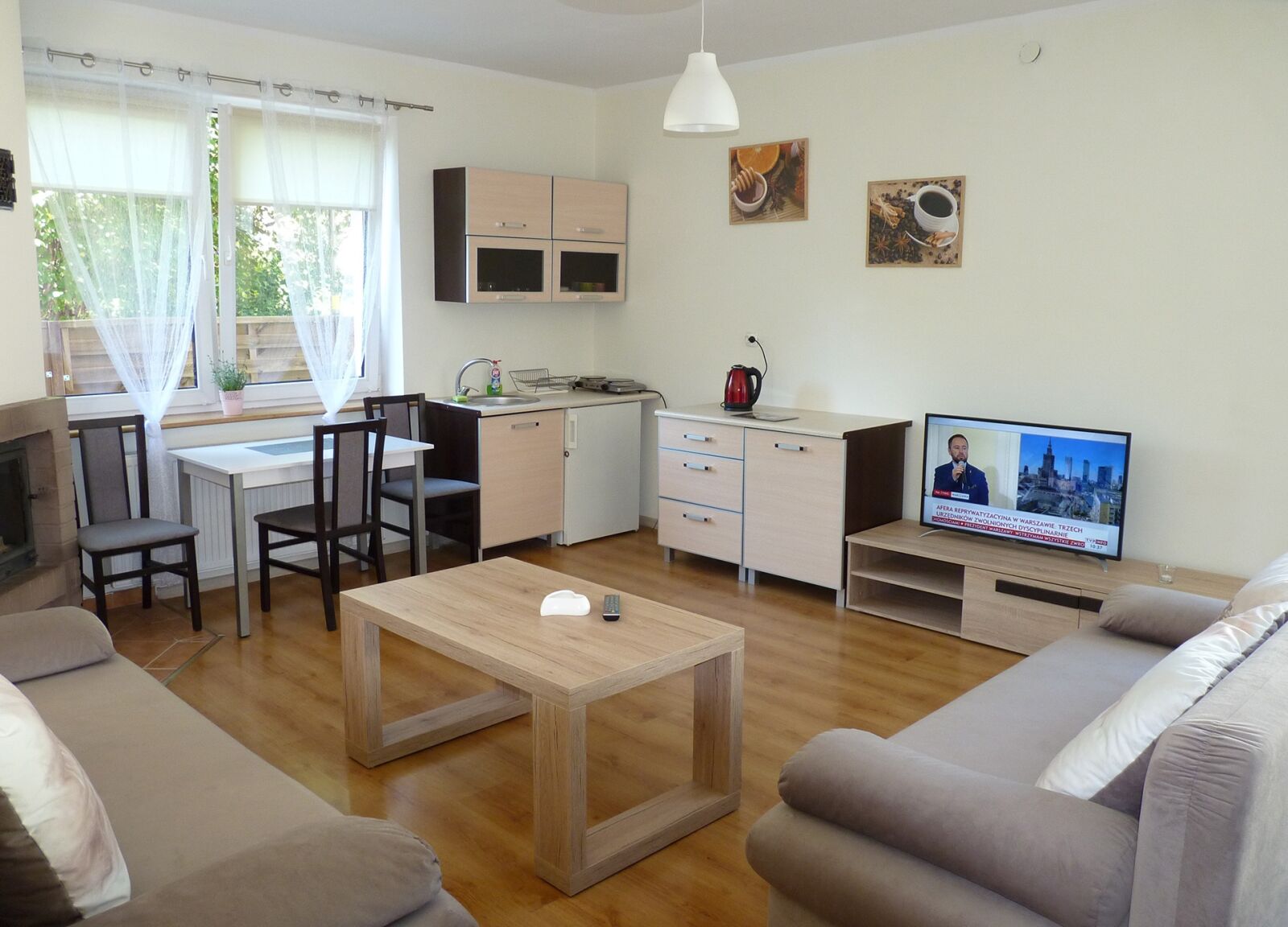 Panasonic Lumix DMC-FZ35 (Lumix DMC-FZ38) sample photo. Room, holiday, holidays photography