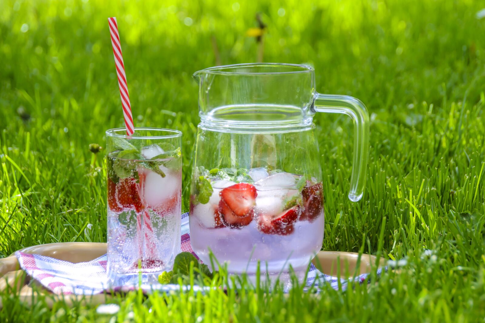 Nikon D3100 sample photo. Strawberry drink, fruit tea photography