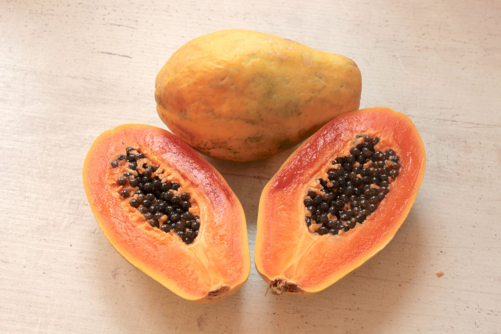 Canon EOS 500D (EOS Rebel T1i / EOS Kiss X3) sample photo. Papaya, fruit, summer photography