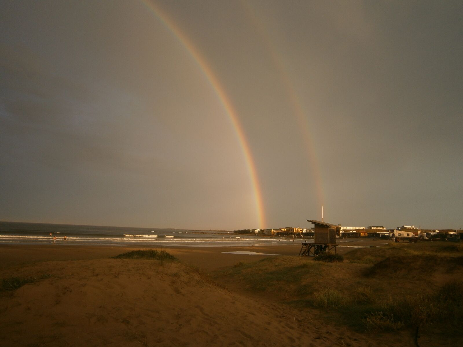 Olympus VG160,X990,D745 sample photo. Beach, rainbow, horizon photography