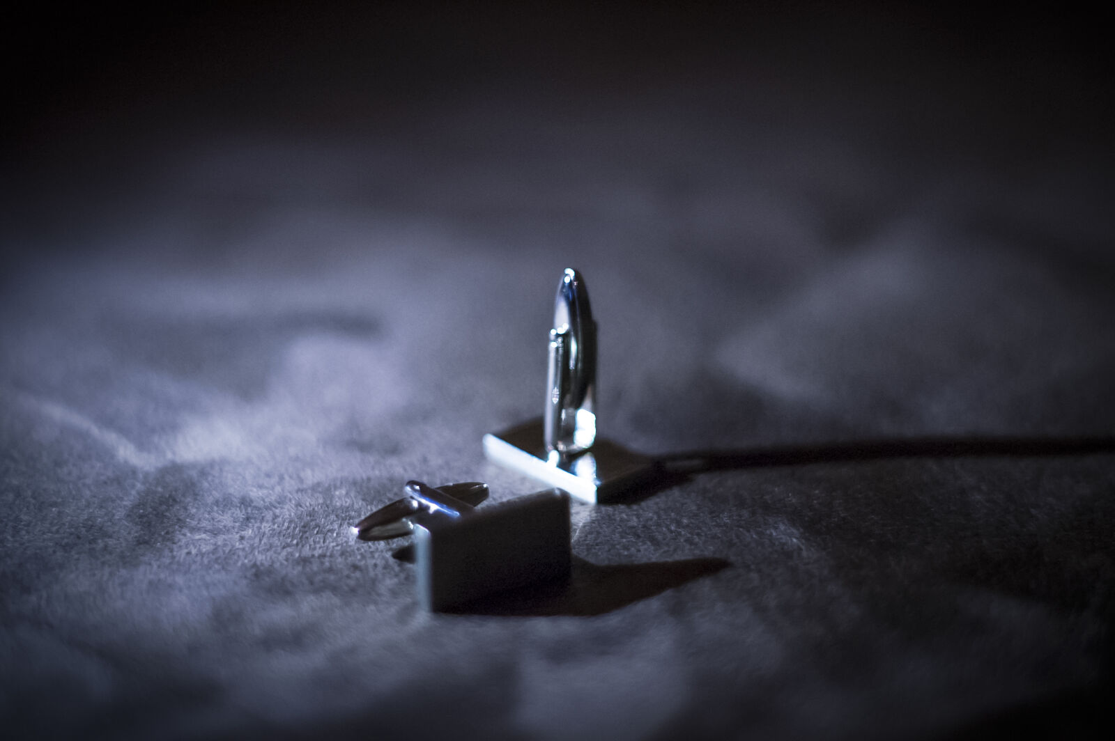 KONICA MINOLTA DYNAX 7D sample photo. Cufflinks, elegant, party, suit photography