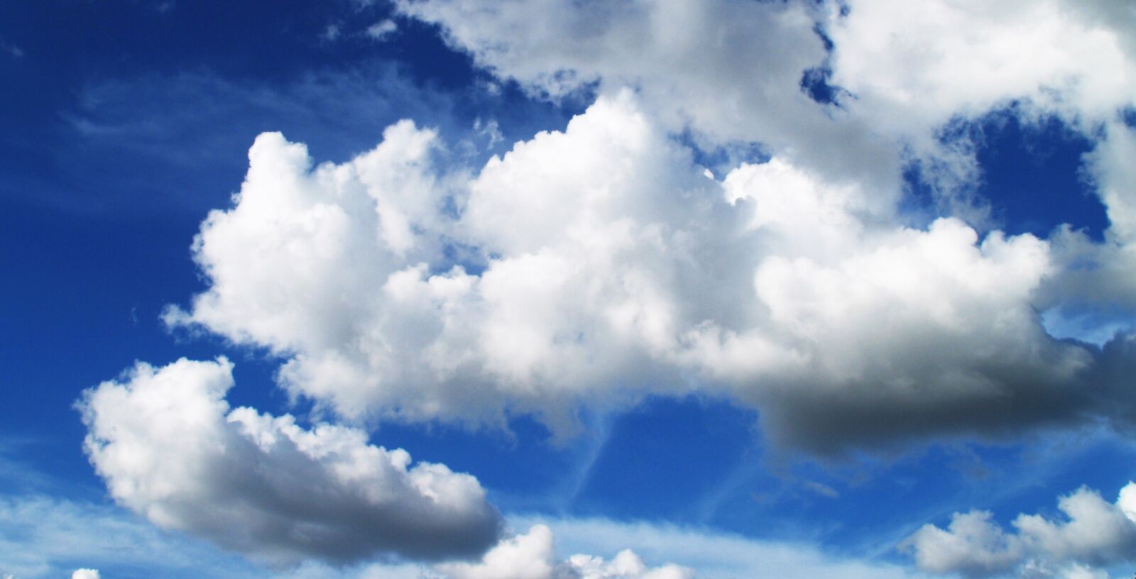 Olympus E-300 (EVOLT E-300) sample photo. Sky, cloud, blue photography