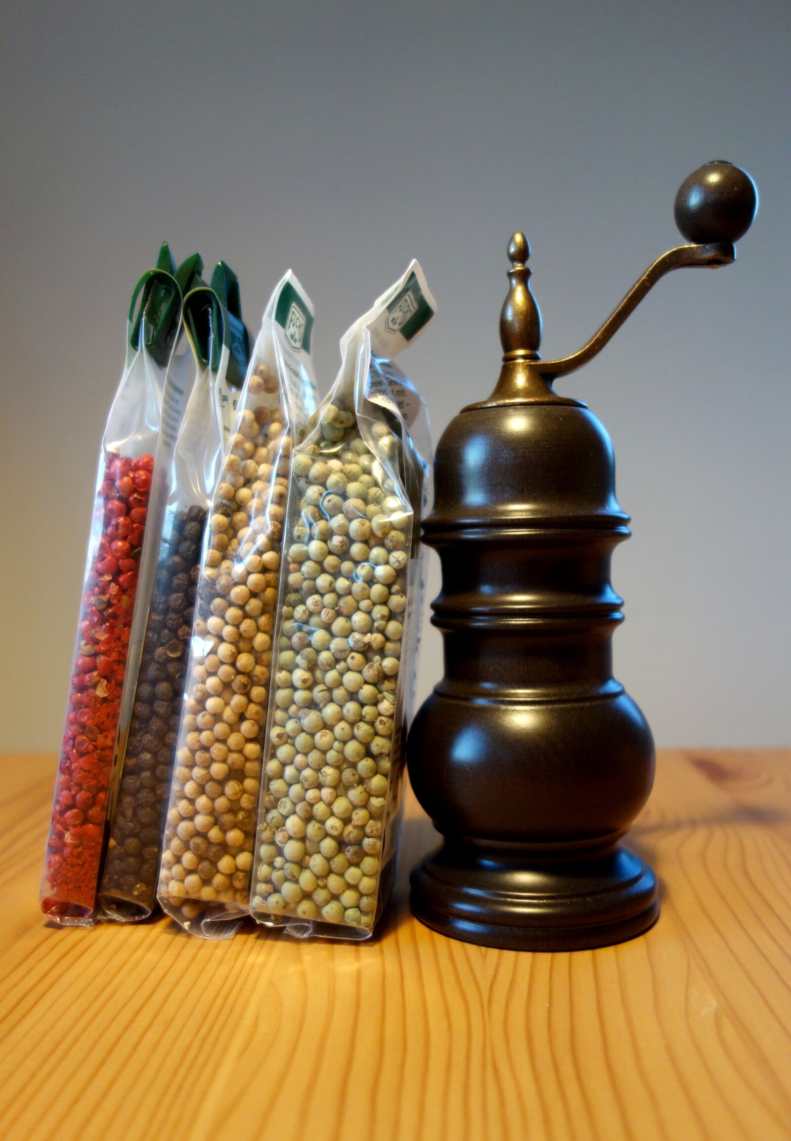 Sony Cyber-shot DSC-RX100 sample photo. Pepper mill, spices, cook photography