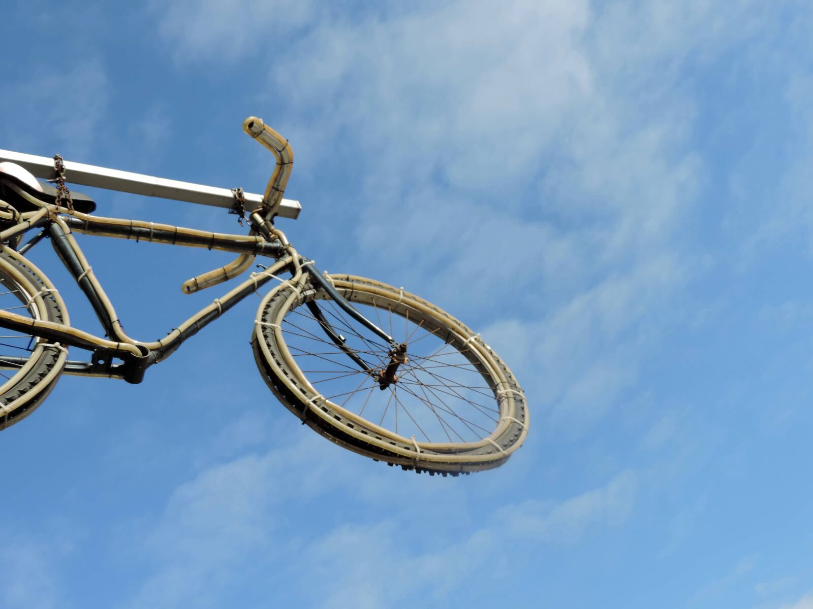Nikon Coolpix P520 sample photo. Bicycle, blue sky, decoration photography