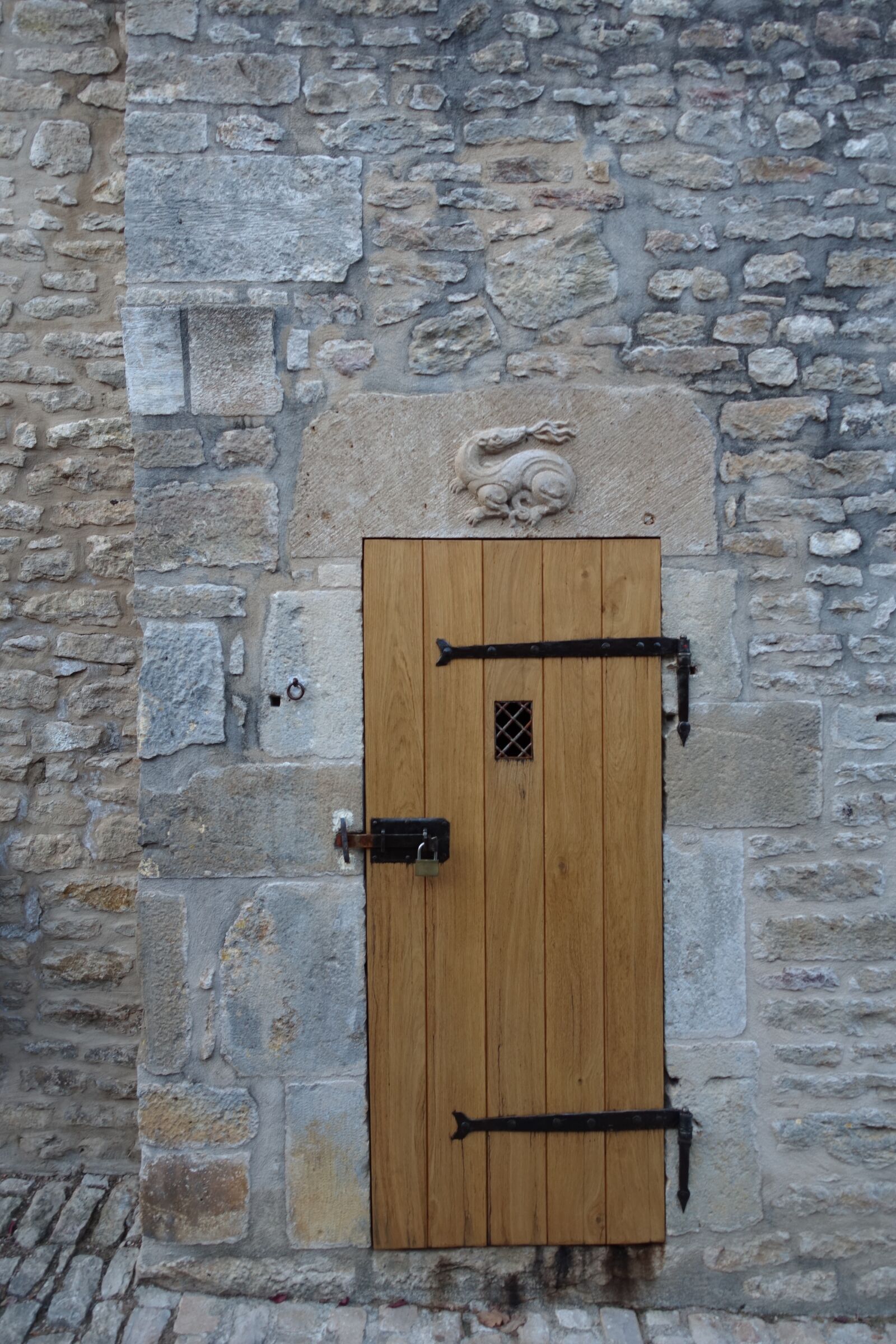 Sony Cyber-shot DSC-RX100 III sample photo. Door, wall, pierre photography
