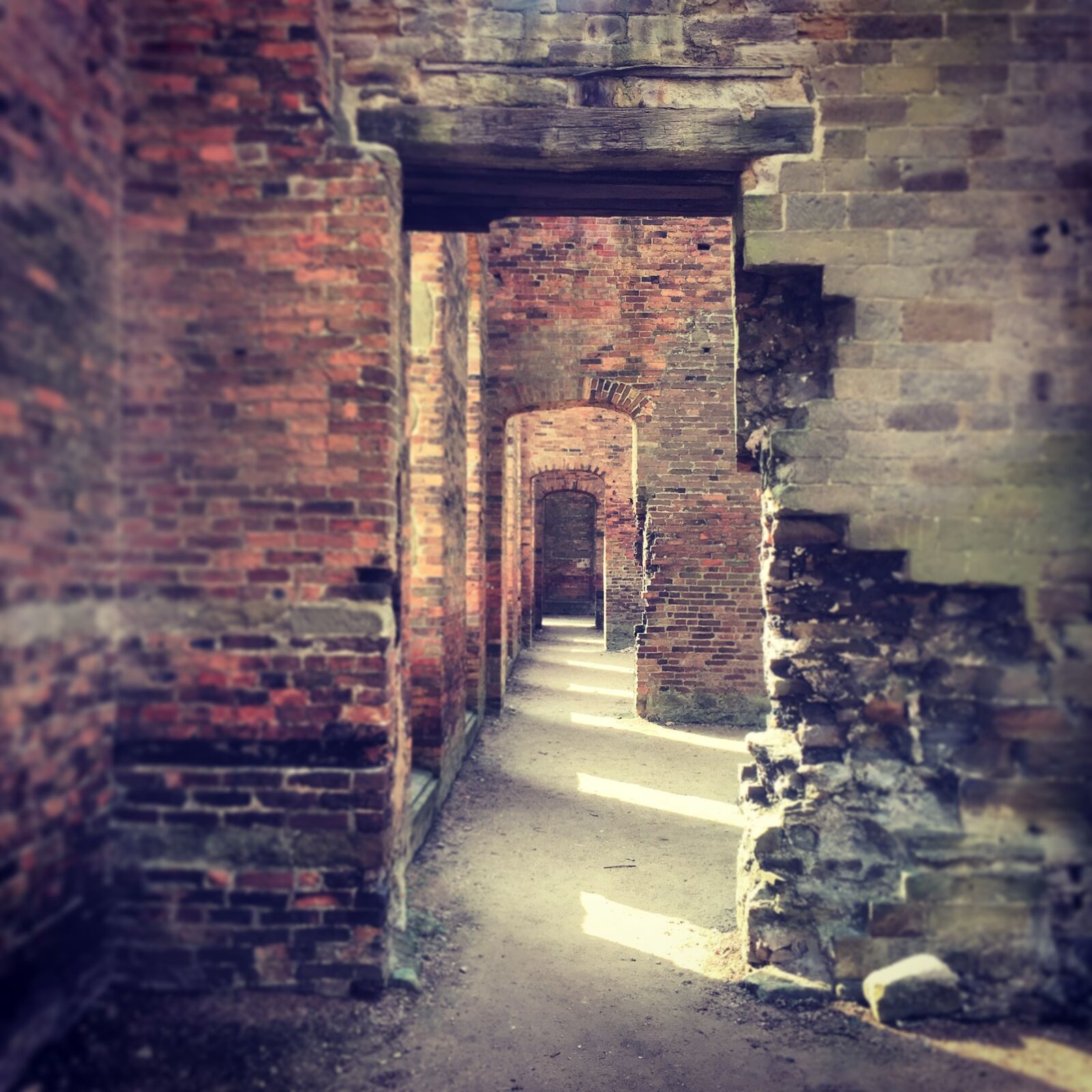 Apple iPhone 6 sample photo. Doorway, ruins, old photography