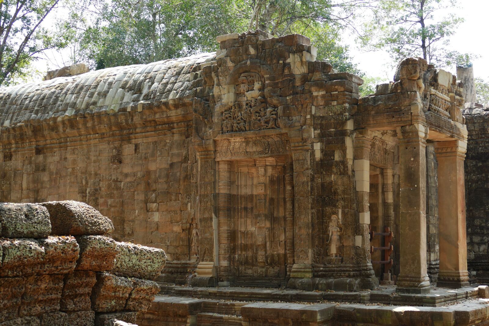 Panasonic Lumix DMC-FZ1000 sample photo. Angkor, angkor wat, cambodia photography