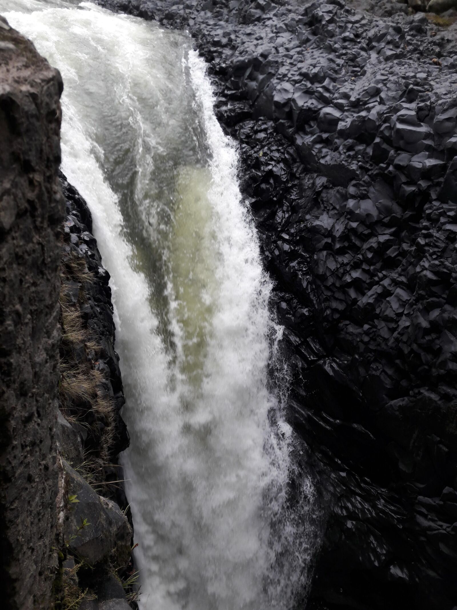 Samsung Galaxy A5(2016) sample photo. Bathrooms, waterfall, landscape photography