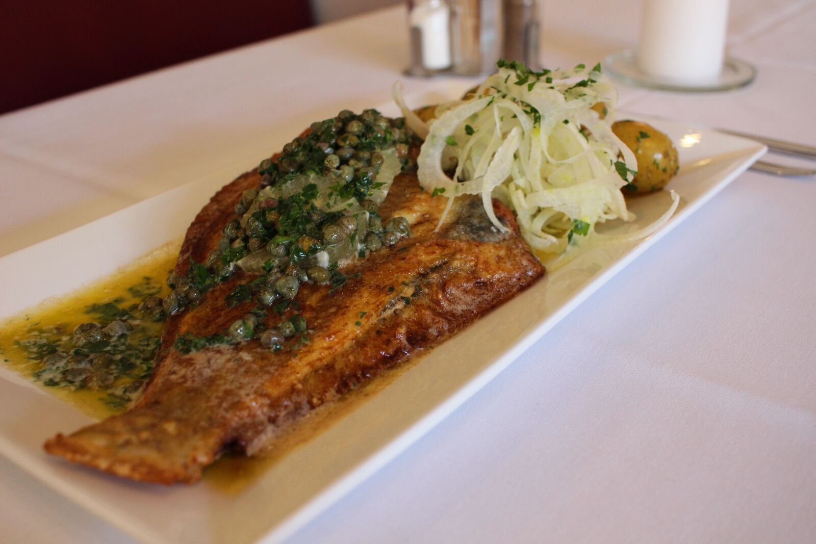Canon EF-S 24mm F2.8 STM sample photo. Fish, restaurant, food photography