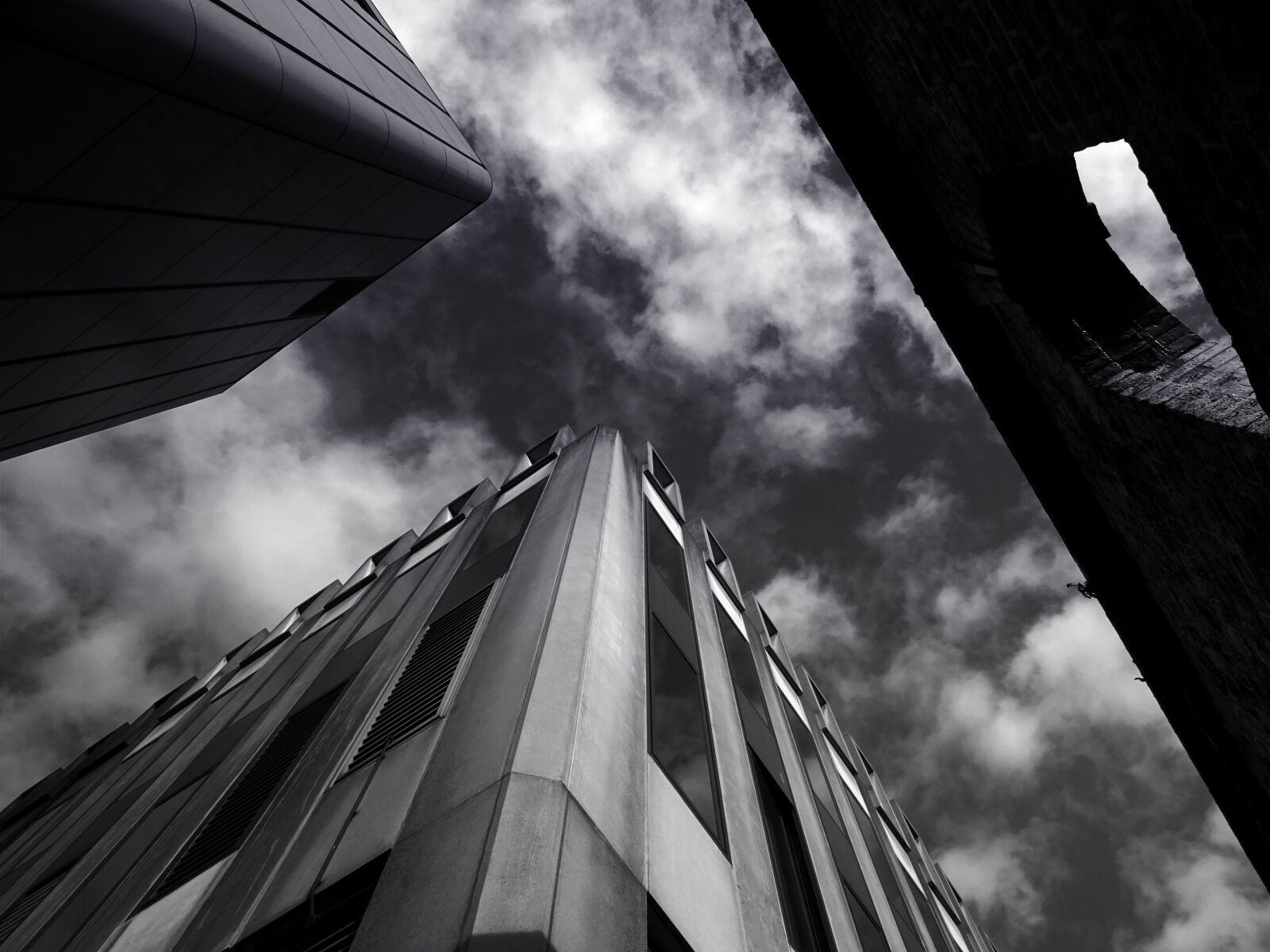 Sony DSC-HX60 sample photo. Architecture, black, and, white photography