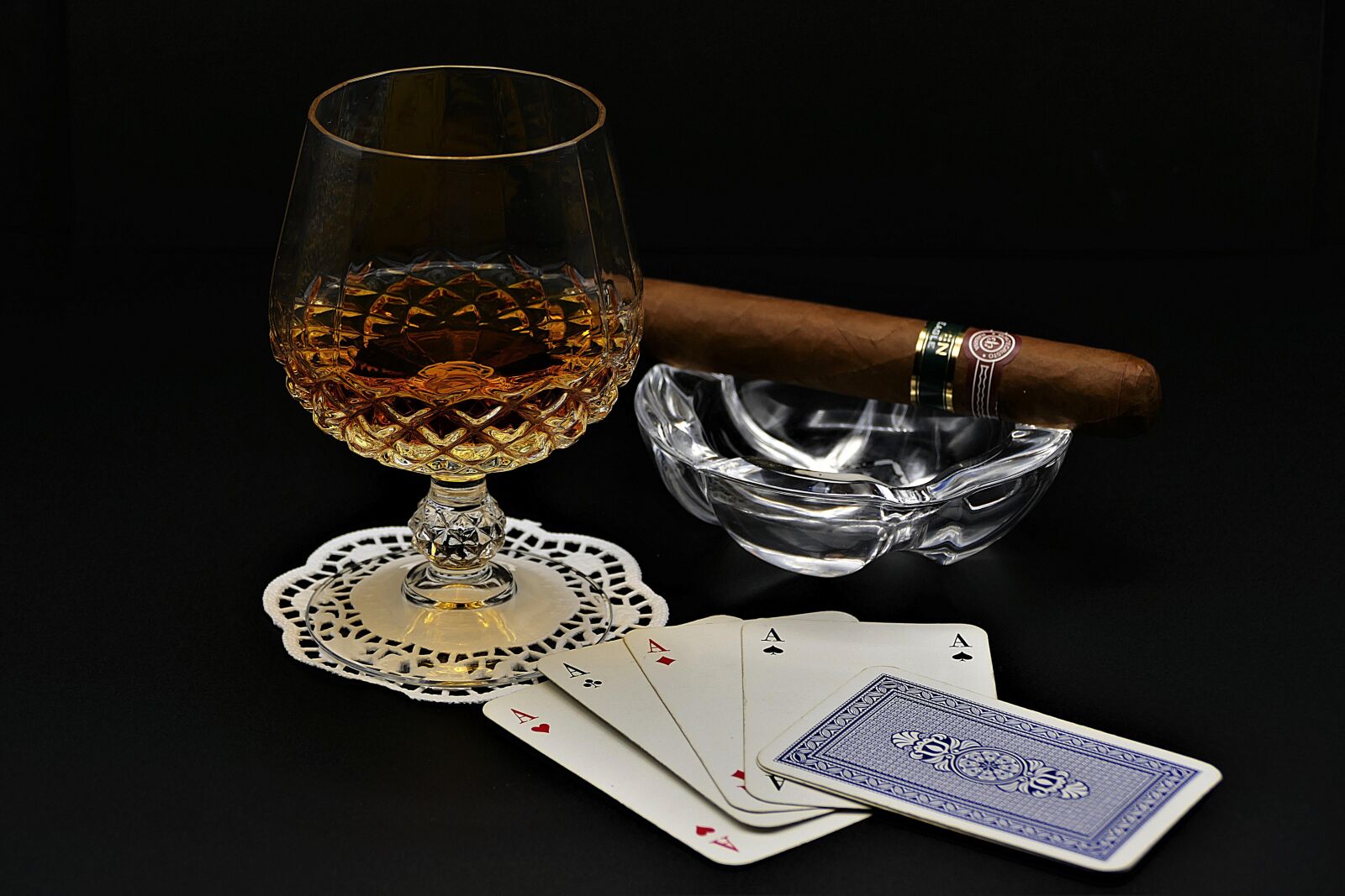 Panasonic Lumix DMC-FZ1000 sample photo. Cognac, poker, cigar photography