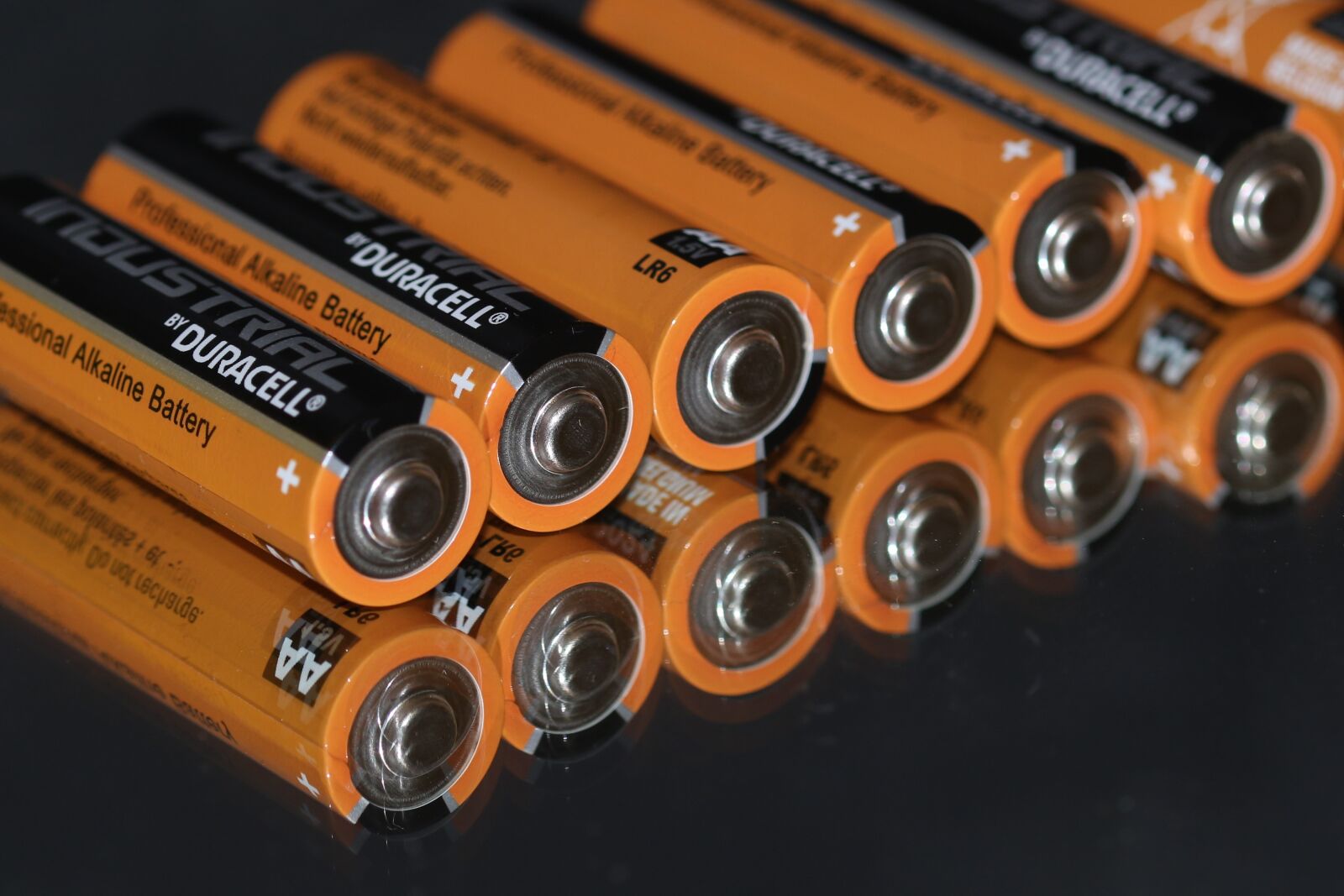 Canon EOS 7D Mark II sample photo. Battery, power, recharge photography
