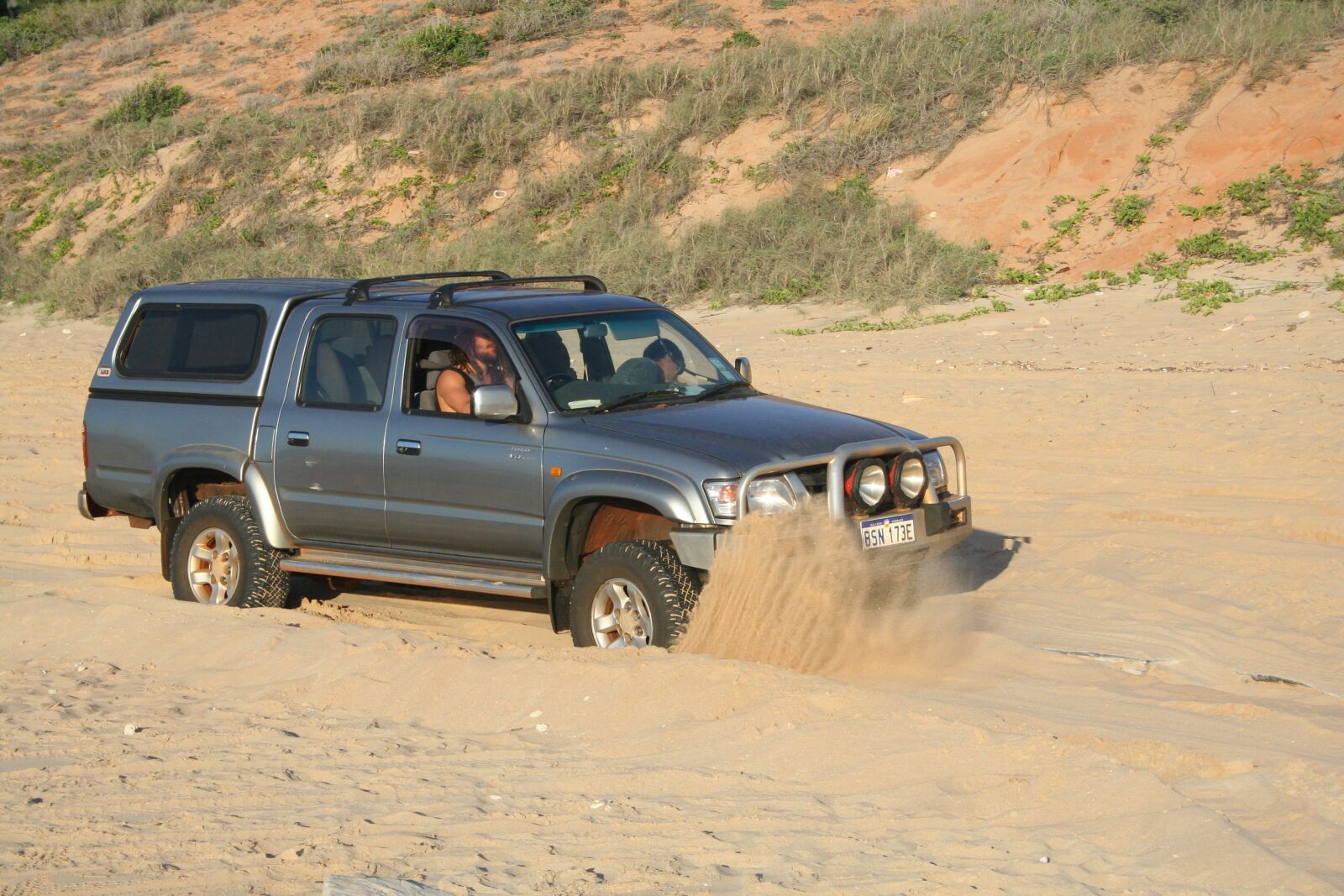 Canon EOS 350D (EOS Digital Rebel XT / EOS Kiss Digital N) sample photo. Bogged, beach, sand photography