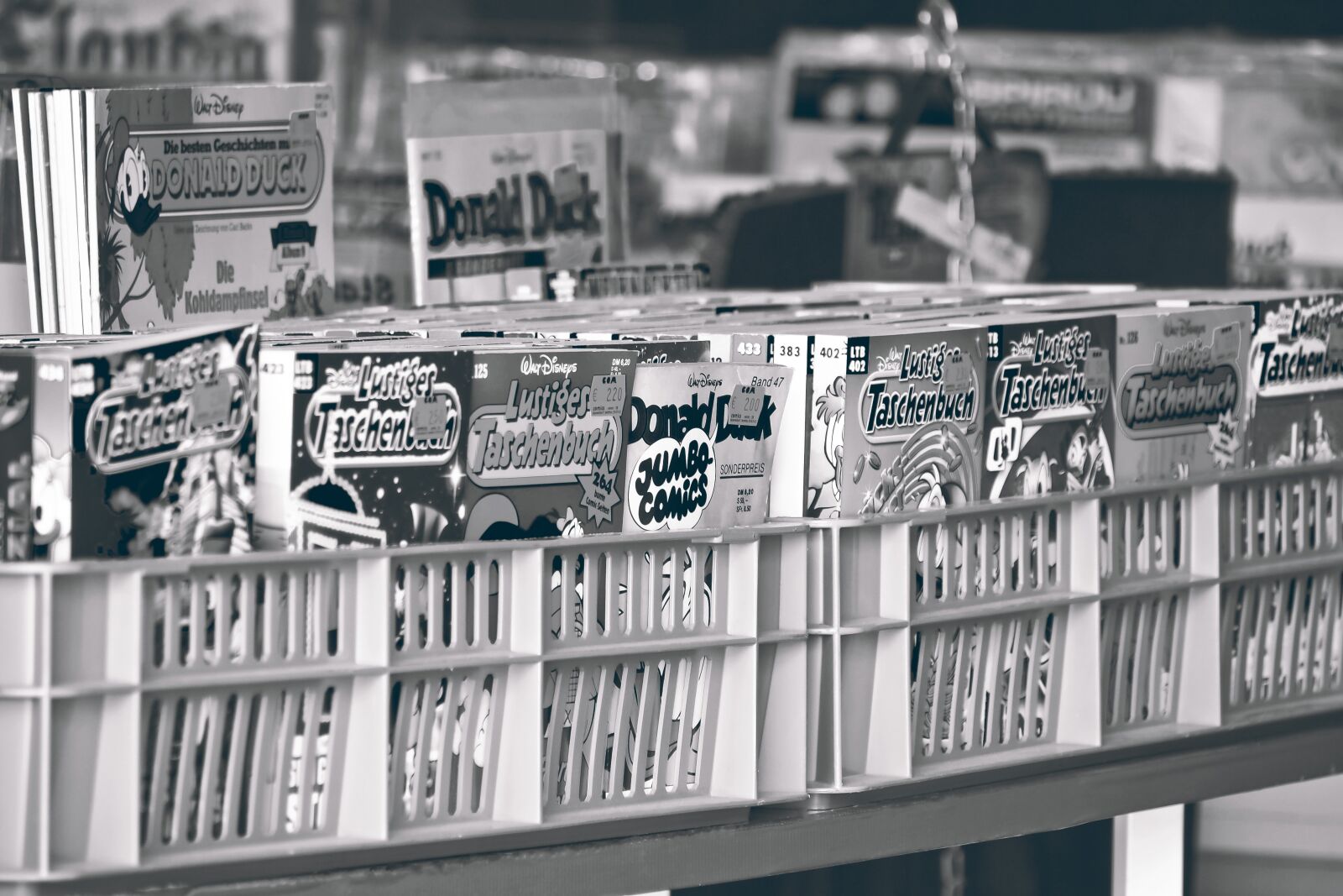 Olympus OM-D E-M10 sample photo. Comics, used, were used photography