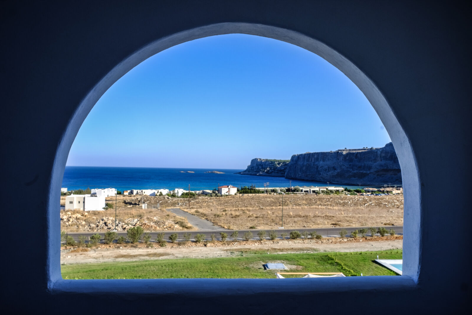 Fujifilm X-E2 sample photo. Beach, cliffs, coast, daylight photography