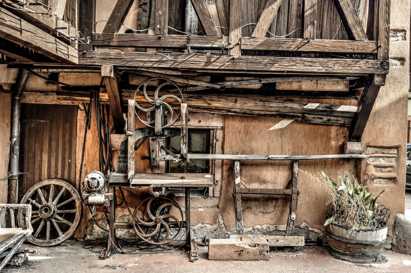Nikon D3200 sample photo. Band saw, house, timber-framed photography