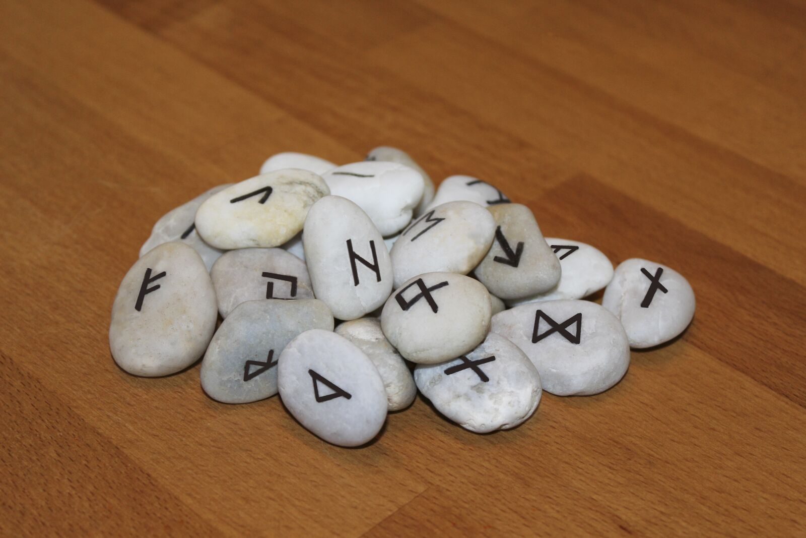 Canon EOS 600D (Rebel EOS T3i / EOS Kiss X5) sample photo. Rune stones, spiritual, new photography
