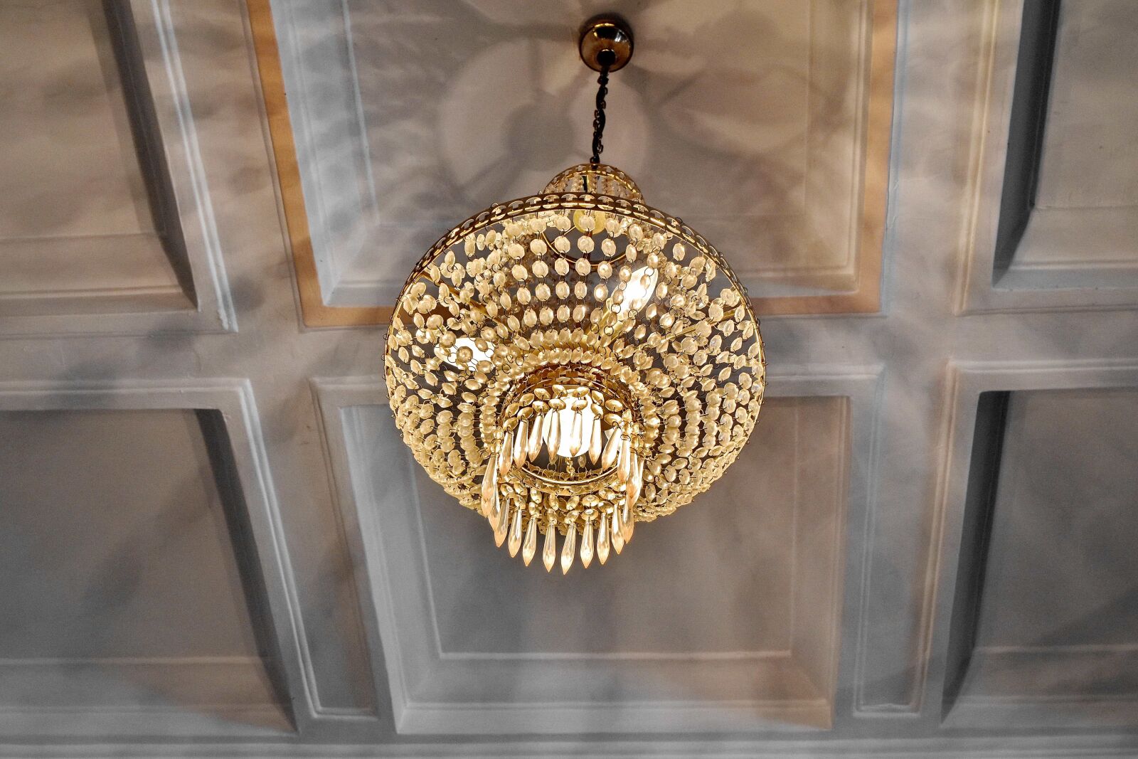 Nikon D5500 sample photo. Interior design, chandelier, luxury photography