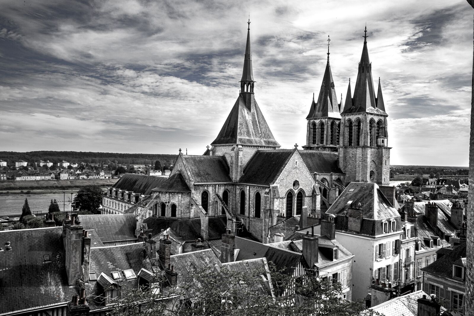 Canon 24-70mm F2.8 DG OS HSM | Art 017 sample photo. Village, city, blois photography