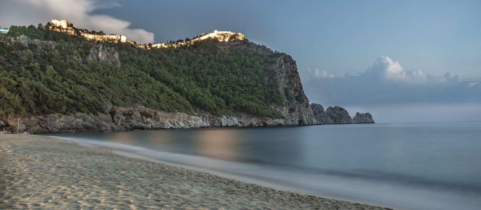 Canon EOS 5D Mark III + Canon EF 17-40mm F4L USM sample photo. Alanya, castle, beach photography