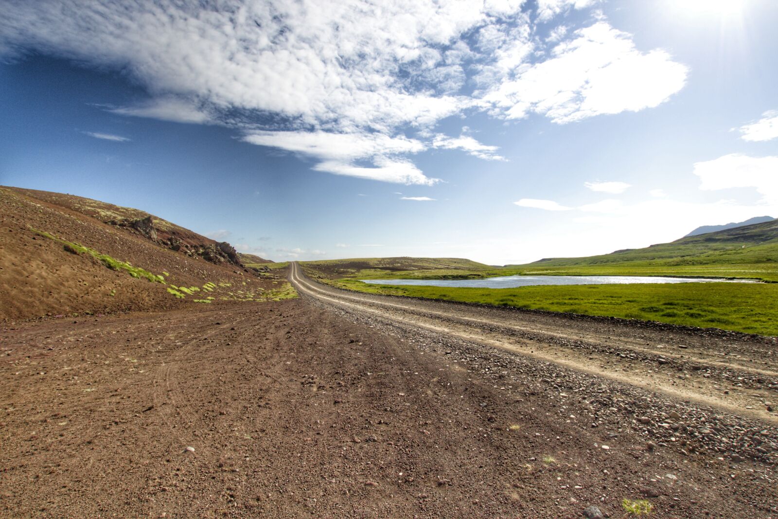 Canon EOS 1200D (EOS Rebel T5 / EOS Kiss X70 / EOS Hi) sample photo. Iceland, road, gravel photography