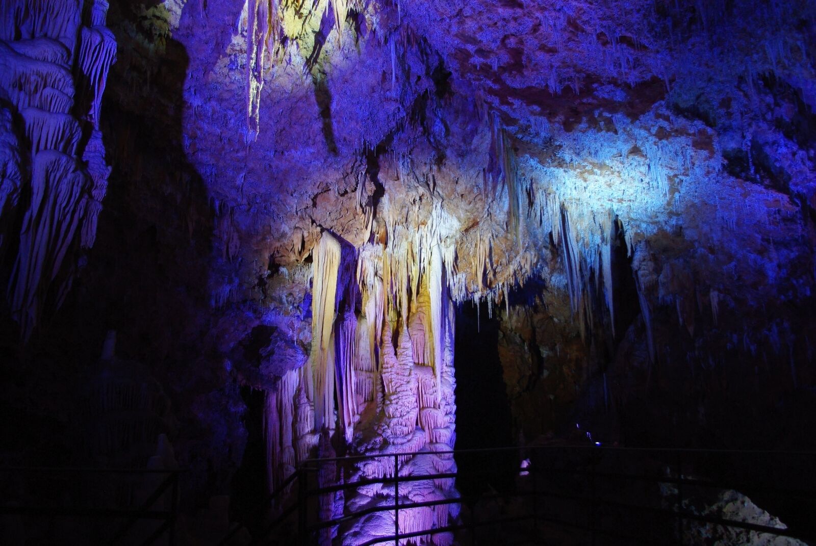 Pentax K200D sample photo. Cave, stalactite, stalagmite photography