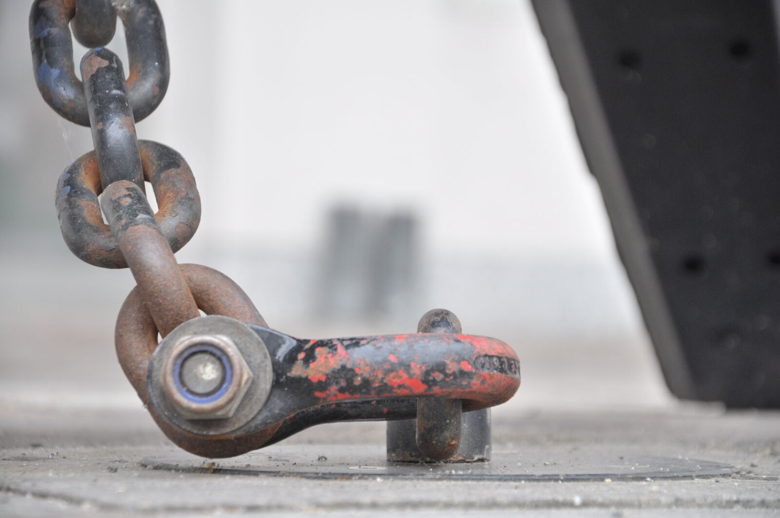 Nikon D5000 sample photo. Close, chain, ground photography