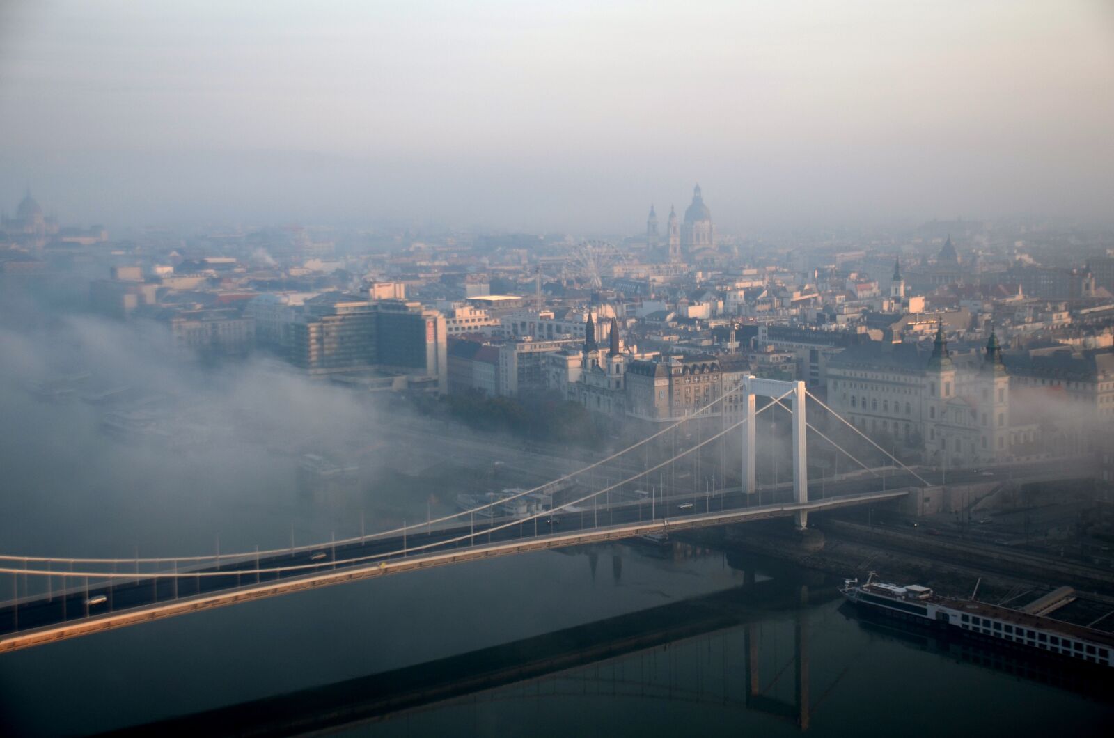 Nikon D5100 sample photo. Budapest, bridge, fog photography