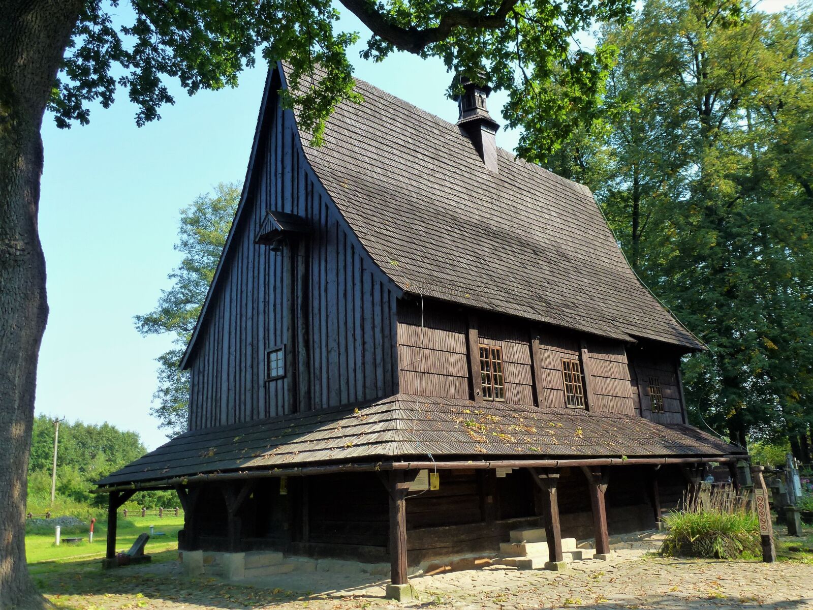 Panasonic Lumix DMC-ZS10 (Lumix DMC-TZ20 / Lumix DMC-TZ22) sample photo. Architecture, poland, church photography