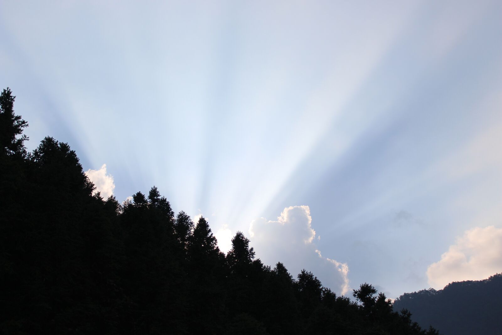 Canon EOS 650D (EOS Rebel T4i / EOS Kiss X6i) sample photo. Anhui, dabie mountains, camping photography