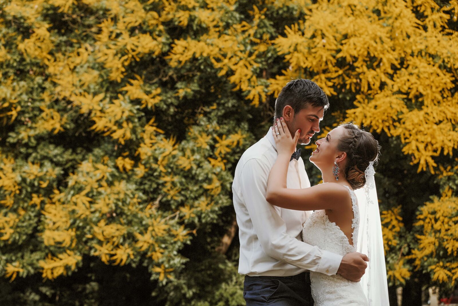 Canon EOS 5D Mark III sample photo. Groom, bride, love, hug photography