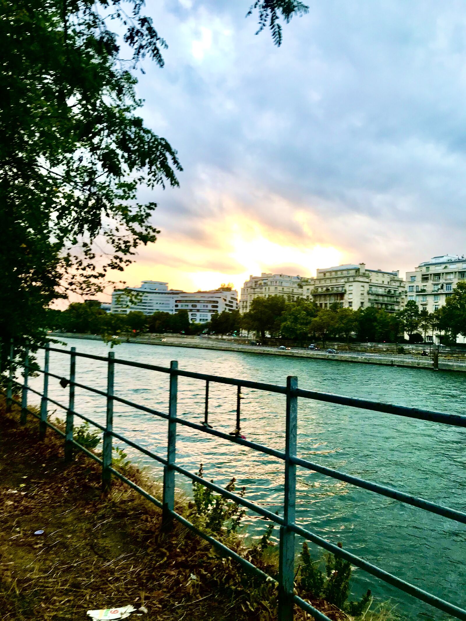 iPhone 7 back camera 3.99mm f/1.8 sample photo. Seine, river, paris photography