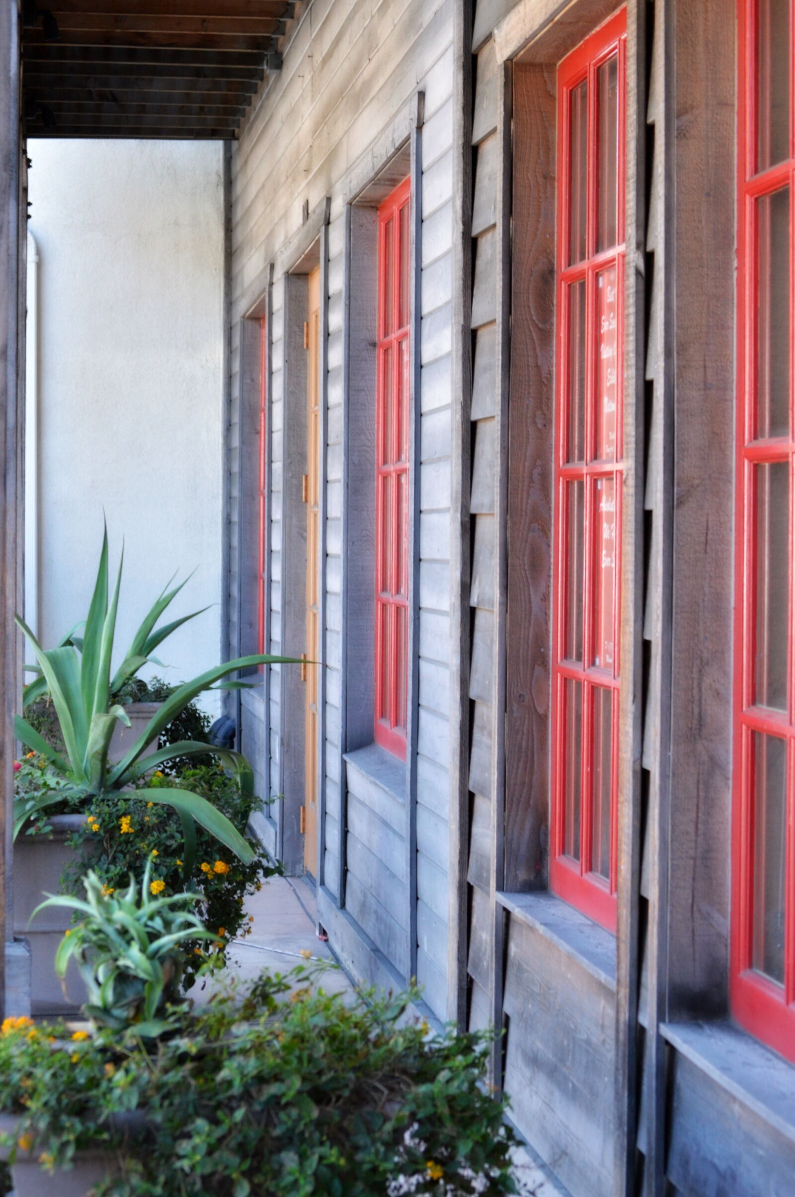 Nikon D3200 sample photo. Windows, rustic, vintage photography