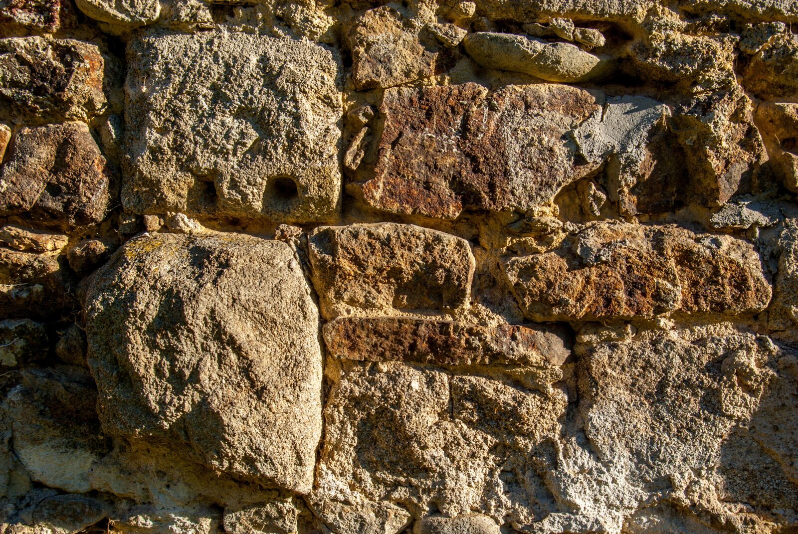 Pentax smc DA 18-55mm F3.5-5.6 AL sample photo. Wall, stone, texture photography