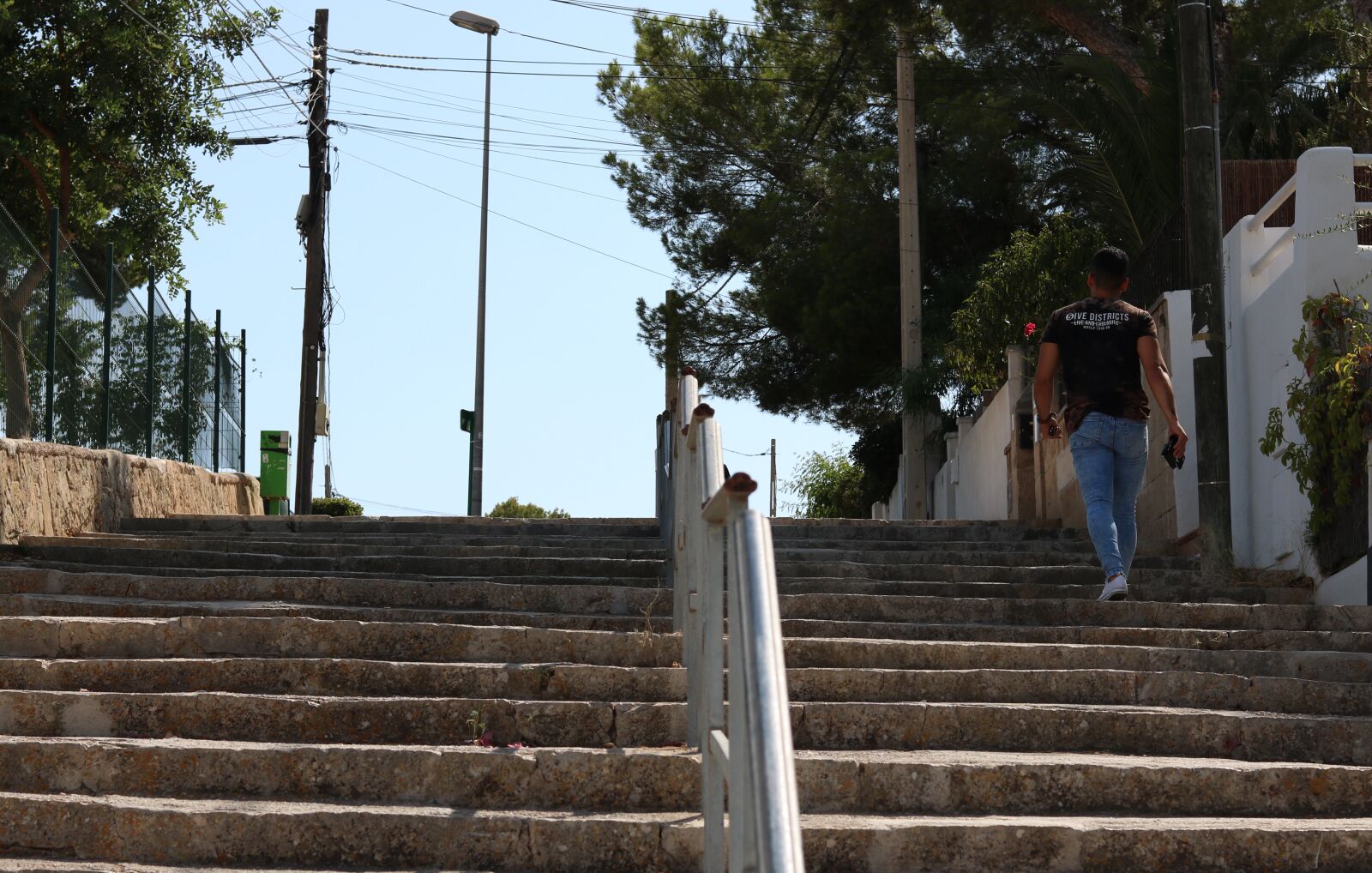 Canon EOS 750D (EOS Rebel T6i / EOS Kiss X8i) sample photo. Road, treppem, stairs photography
