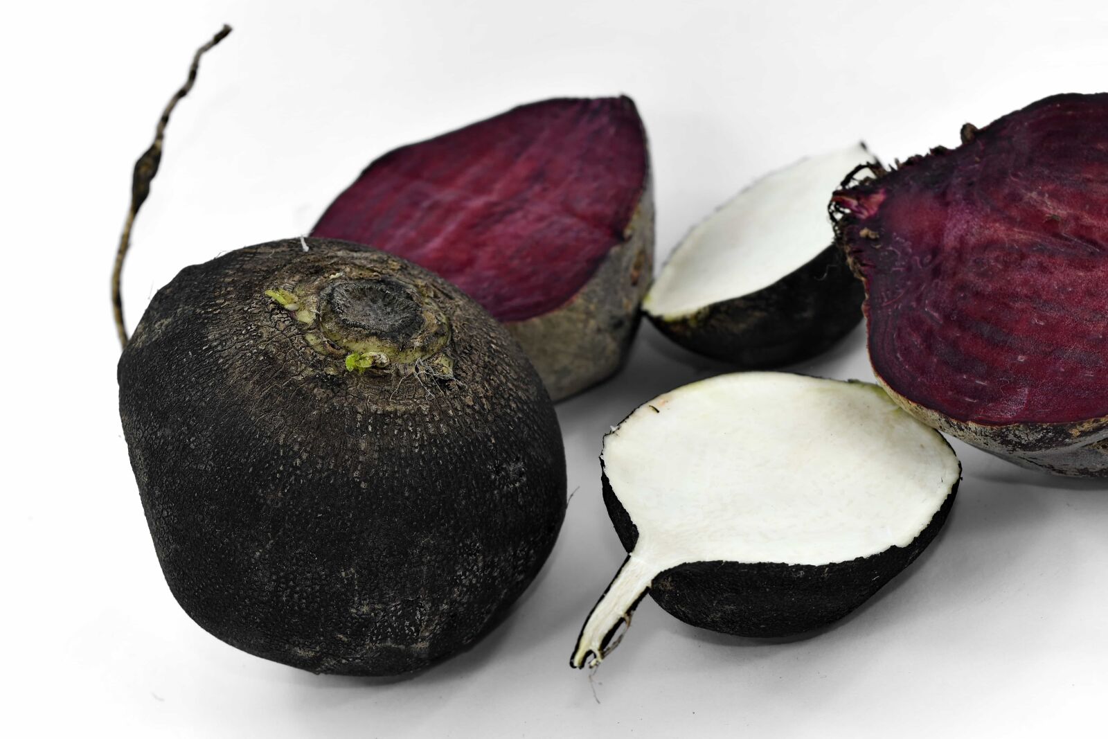Nikon D5500 sample photo. Beetroot, black and white photography