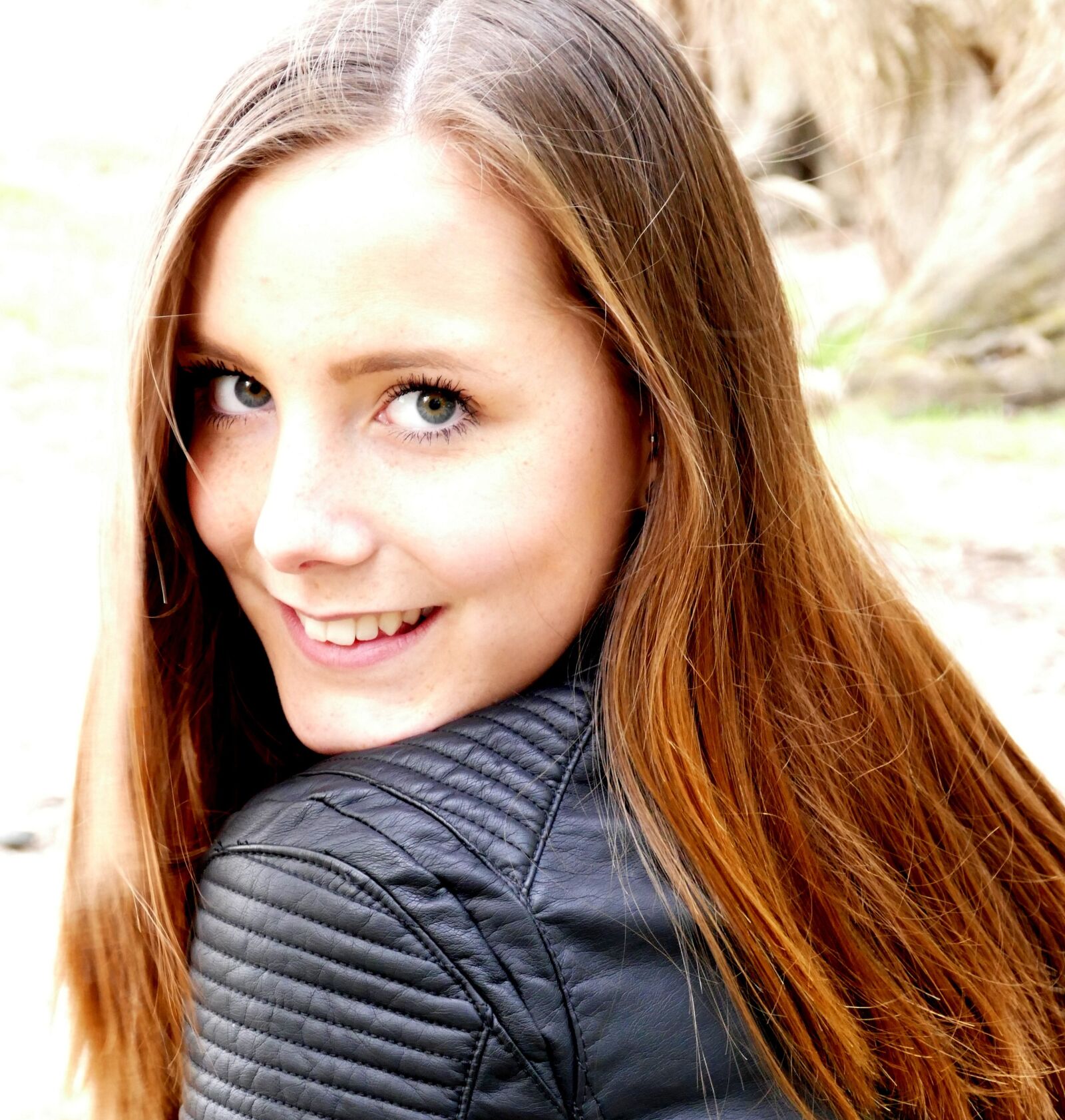 Panasonic Lumix DMC-FZ1000 sample photo. Girl, portrait, face photography