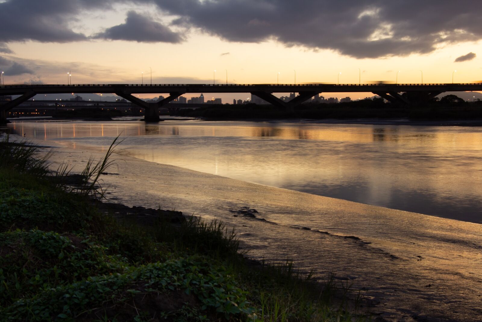 Canon EOS 60D sample photo. Sunset, water, sky photography
